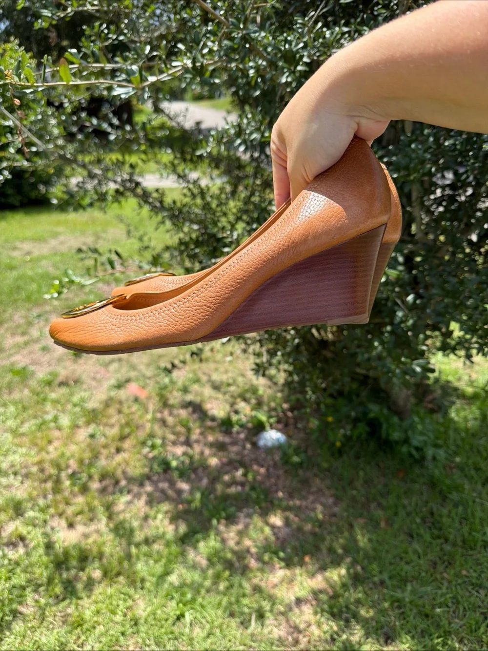 Tory Burch ‘Sally’ Brown Leather Peep Toe Wedges Women Size 13 M Gold Medallion